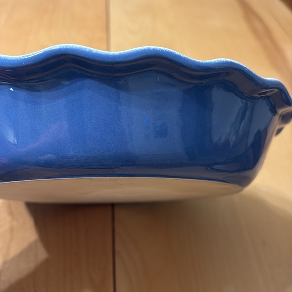 Emile Henry White and Blue Ceramic 9” Pie Dish - Picture 3 of 5